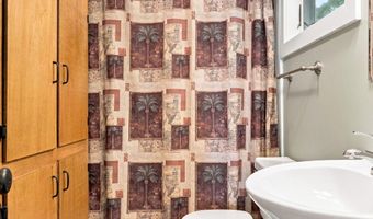 3235 Lakeview Dr, Allegan, MI 49010
