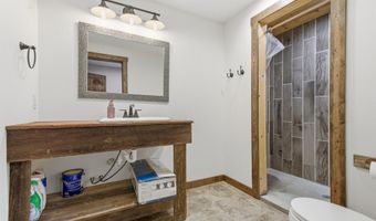 1006 NE 28th Ave, Aberdeen, SD 57401