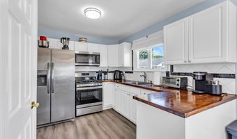 1233 Pacific Ave, Beachwood, NJ 08722