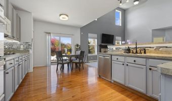 9 Lake Plumleigh Ct, Algonquin, IL 60102