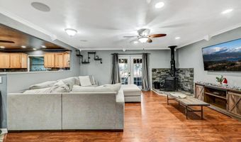 111 Elm Dr, Blakeslee, PA 18610