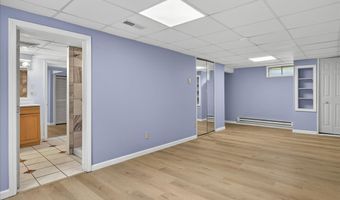 1006 King Rd, Cheshire, CT 06410