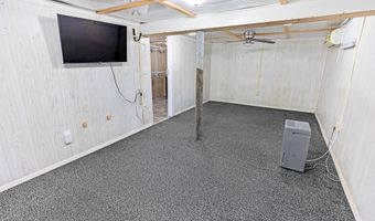 9 Whitewood Rd, Clinton, CT 06413