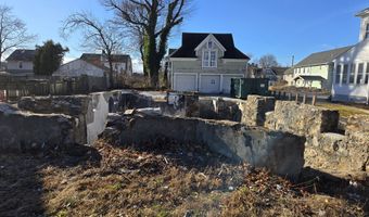 14 Locust Ave, Danbury, CT 06810