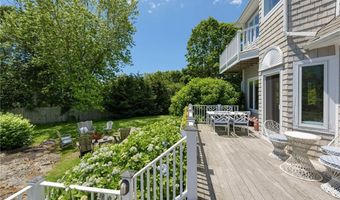 39 Brenton Rd, Newport, RI 02840
