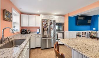 6 Macalder St, Narragansett, RI 02882