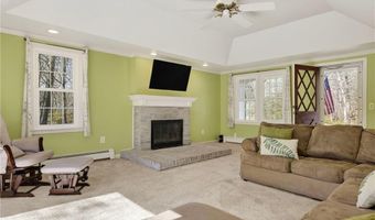 13 Pigeon Hill Cv, Hopkinton, RI 02808