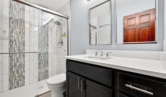 740 Woodside Trails Dr 103, Ballwin, MO 63021