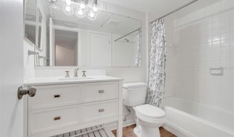 325 LAKEPOINTE Dr 304, Altamonte Springs, FL 32701