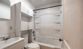 413 Seymour St, Aberdeen, NC 28315
