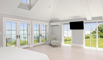 1058 E Shore Rd, Jamestown, RI 02835