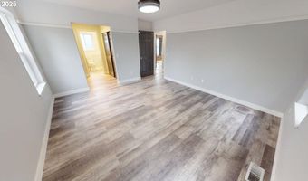 808 5TH St, Brookings, OR 97415