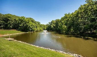 733 Castle Ridge Dr, Ballwin, MO 63021
