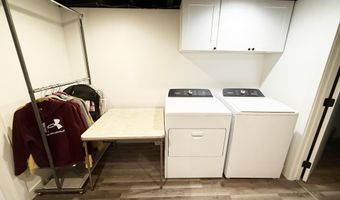 128 Elizabeth Dr, Aberdeen, SD 57401