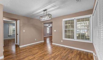 430 W College St, Aurora, MO 65605