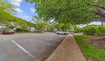 10 Stonyridge Dr, Bayonne, NJ 07035