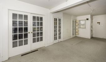 3 Shipman Cir, Ann Arbor, MI 48104