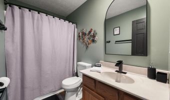 110 Farrar Dr, Aurora, IN 47001