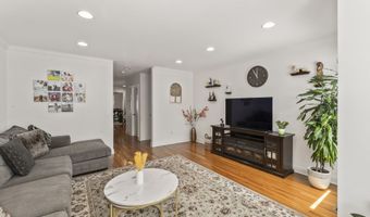 403 Copper Square Dr 403, Bethel, CT 06801
