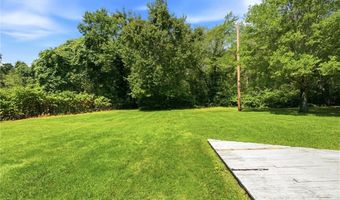 6 Lakewood Dr, Narragansett, RI 02882