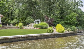 99 Holly Ln, Bayville, NJ 08721