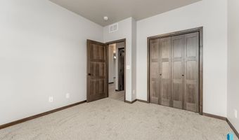 2405 E Tinley St, Brandon, SD 57005