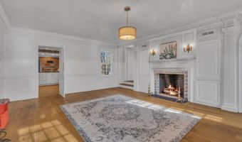 911 Middletown Lincroft Rd, Middletown, NJ 07748
