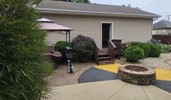 105 N Division St, Anamosa, IA 52205