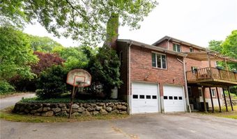 20 Lincoln Dr, North Smithfield, RI 02896