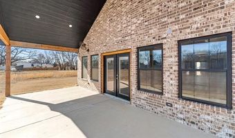 205 Lindsey Ave, Adair, OK 74330