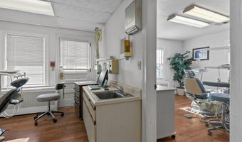 74 Valley Rd, Middletown, RI 02842