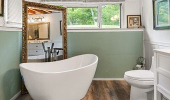 88 Lakeside Dr, Alloway, NJ 07461