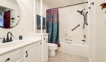 2213 SUNRISE Dr, Appleton, WI 54914