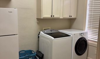 1401 Glasier Dr, Carlsbad, NM 88220