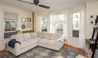 17 Lincoln St, Newport, RI 02840