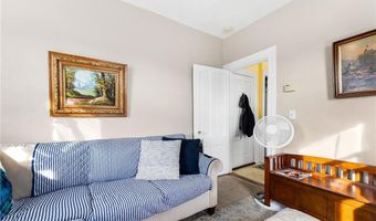 2 Chilton St, Bristol, RI 02809