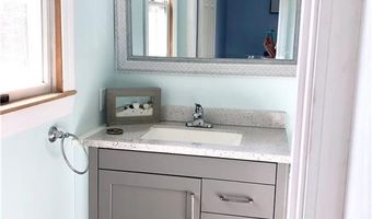 20 North St, Warwick, RI 02886