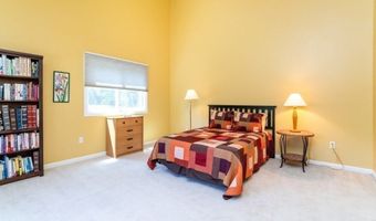 60 Algonquin Trl 60, Ashland, MA 01721