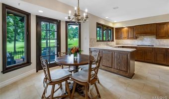 56 Meadowbrook Country Club Est, Ballwin, MO 63011