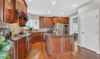 3206 HATCHER St, Alexandria, VA 22303