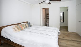 1617 Clark St 404, Honolulu, HI 96822