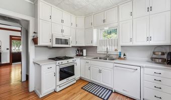 1115 Douglas St, Alexandria, MN 56308