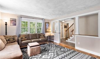 36 Daniel Dr, North Kingstown, RI 02852