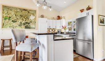 1004 N Honokala Rd B, Haiku, HI 96708