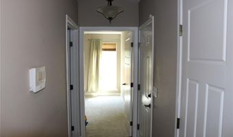 3214 E Leverett Ct, Alton, IL 62002