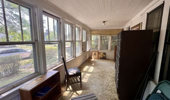 516 E MAPLE St, Appleton, WI 54915