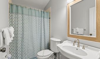 527 MAGNOLIA Ave, Anna Maria, FL 34216