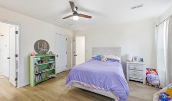 160 Leadwood St, Andrews, SC 29510