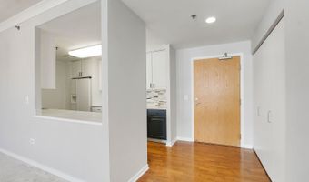 77 S Evergreen Ave 206, Arlington Heights, IL 60005