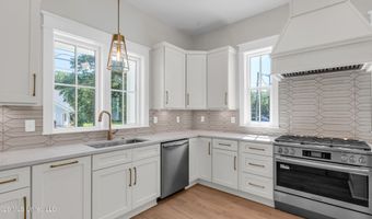 412 Main St, Bay St. Louis, MS 39520